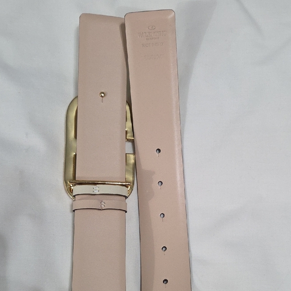 Valentino Garavani Cream Belt with Gold Sparkle Buckle - Picture 6 of 15